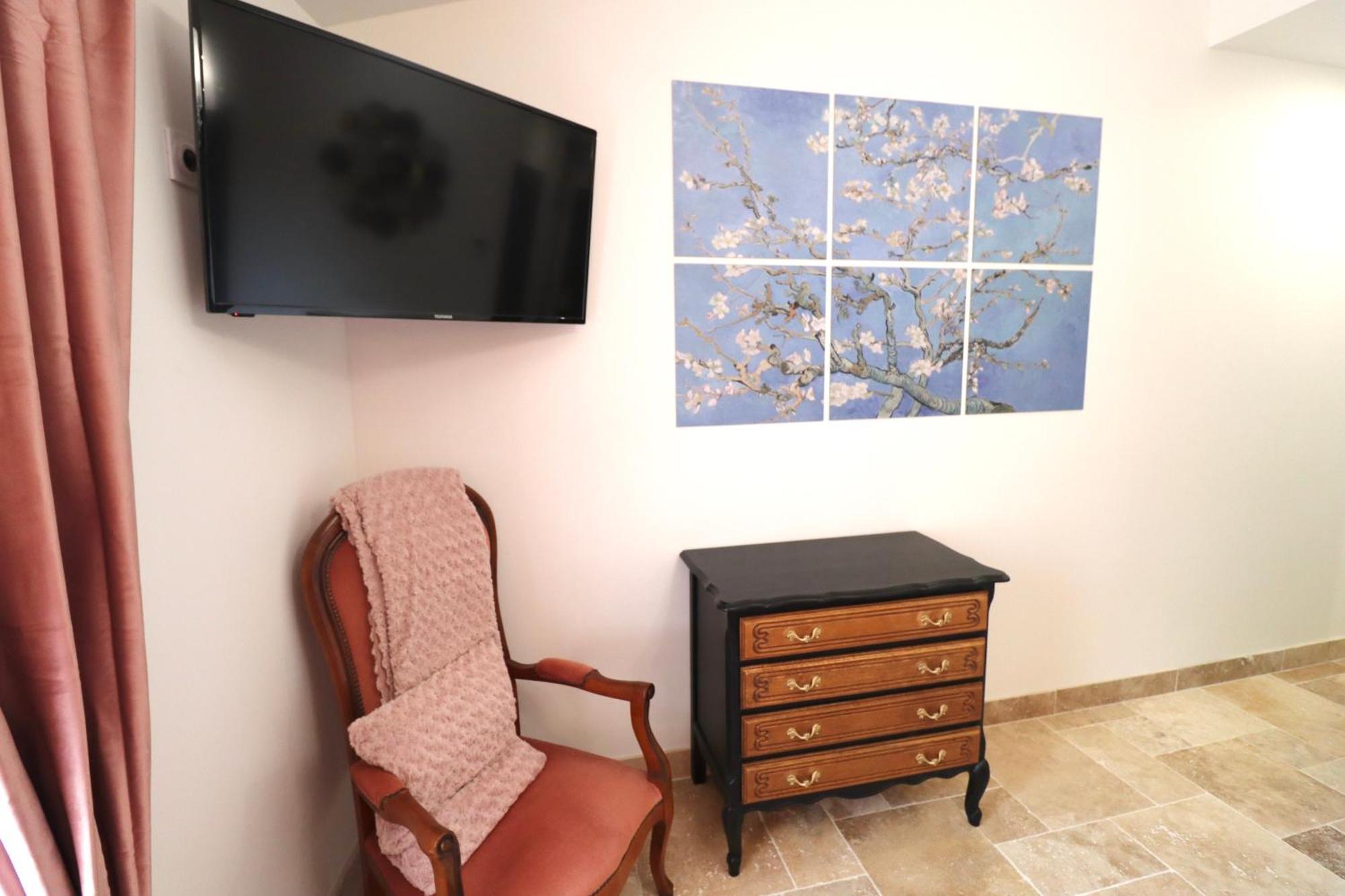 Chambres D'Hotes Avec Jacuzzi Et Piscine Au Mas De Cadoule Saint-Just  部屋 写真