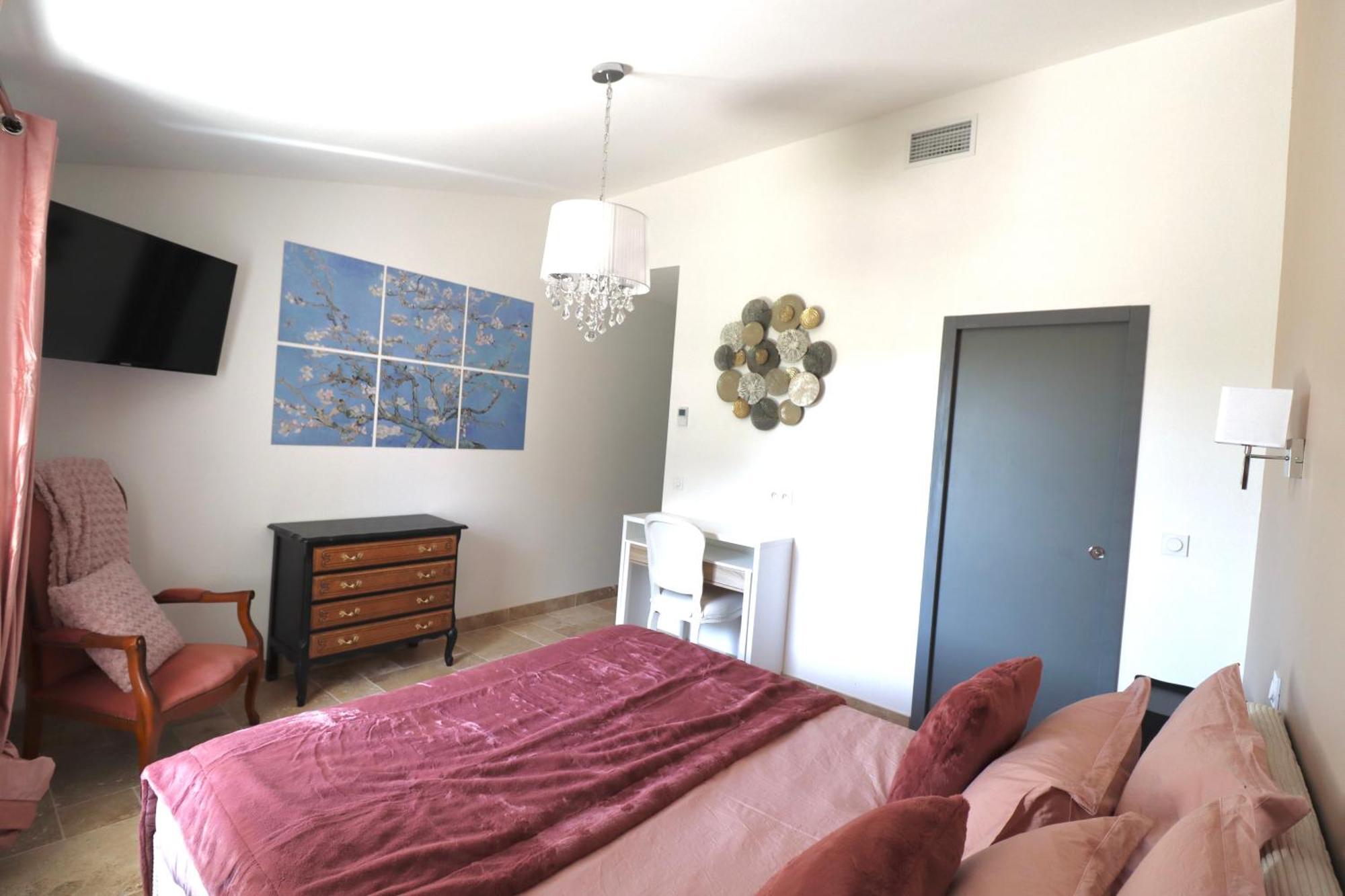 Chambres D'Hotes Avec Jacuzzi Et Piscine Au Mas De Cadoule Saint-Just  部屋 写真