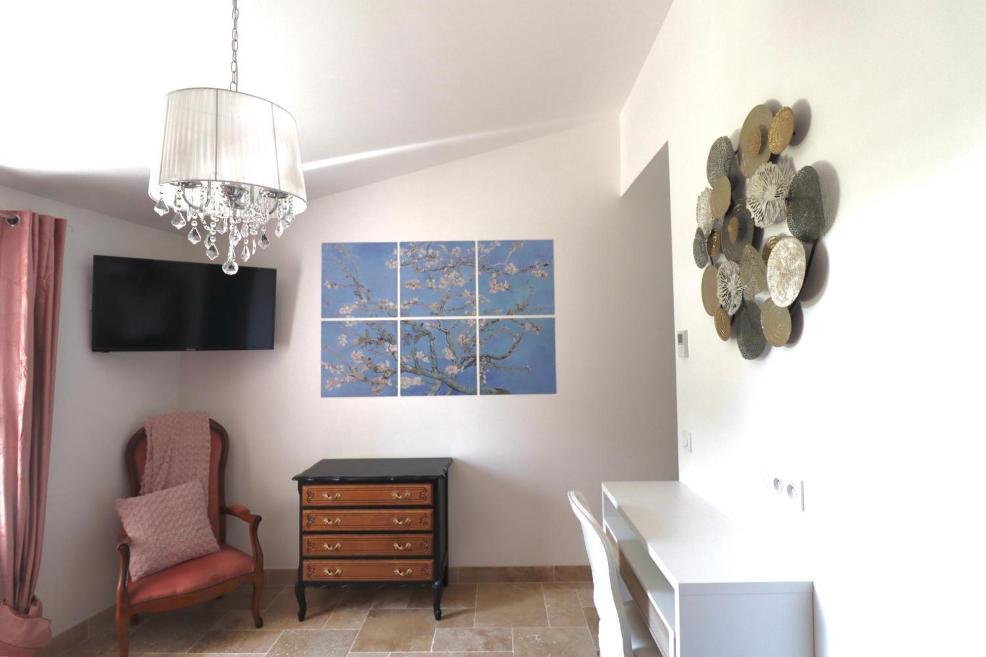 Chambres D'Hotes Avec Jacuzzi Et Piscine Au Mas De Cadoule Saint-Just  部屋 写真